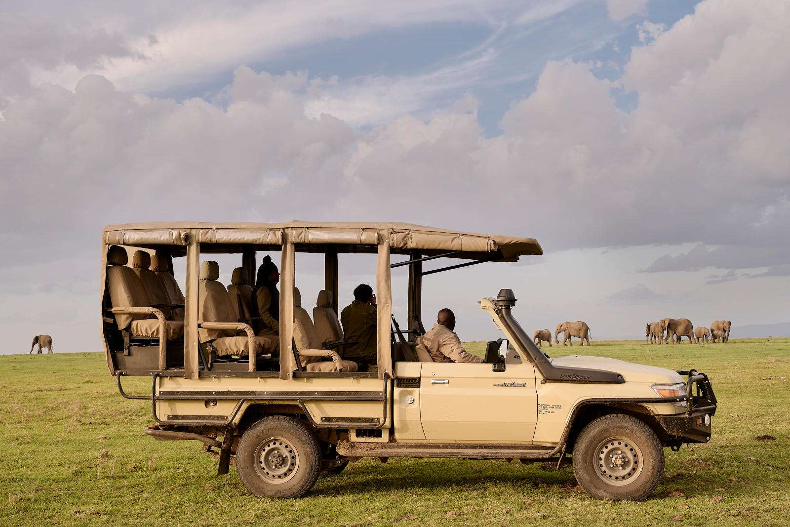 %Best African Safari Tours & Holiday Destinations %Sunup Adventures